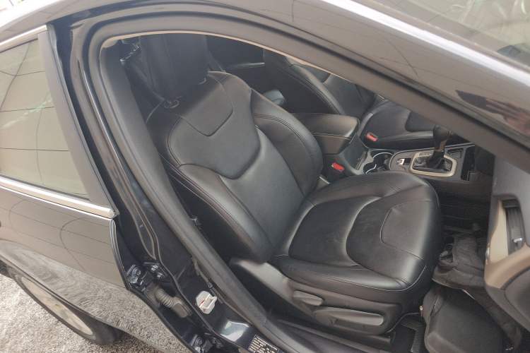 Used Jeep Cherokee 2016 2.0L Leading Edition