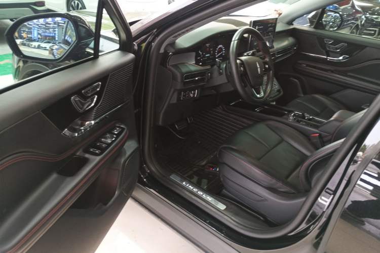 Used Lincoln Corsair 2020 2.0T Two-Wheel-Drive Black Knight Limited Edition