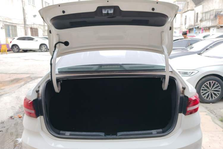 Used Volkswagen Lavida 2023 Revised 1.5L Automatic DeYi Edition Trunk