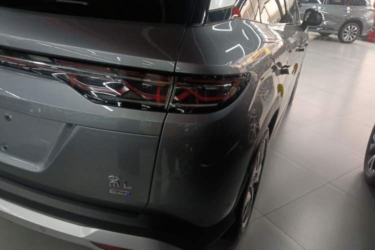 Used BYD Song L DM-i 2025 Intelligent Driving Version 160 km Beyond-Range Type Exterior 3