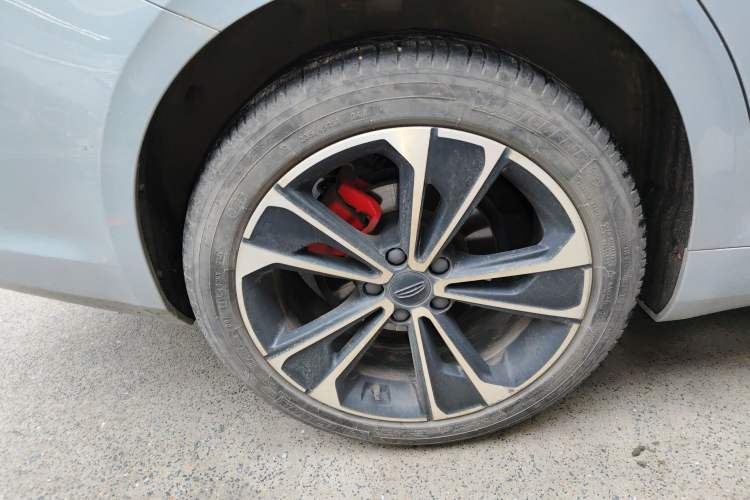 Used Geely Auto Preface 2021 2.0TD Space-Time Edition Starry Celestial Right Rear Wheel Hub