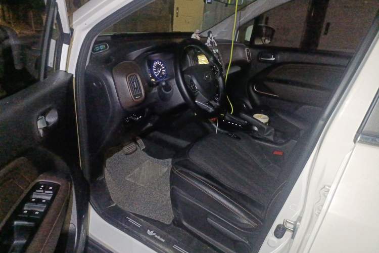 Used GAC Trumpchi GS3 2017 150N Automatic Elite Edition Driver Seat