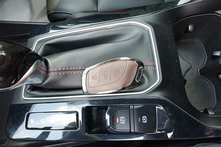 Used MG 5 2022 180 DVVT CVT Youth Luxury Edition
