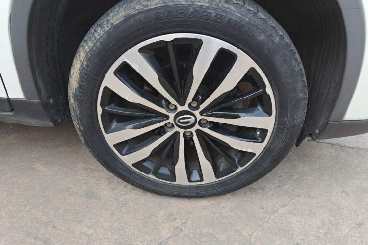 Used GAC Trumpchi GS4 2017 235T G-DCT Two-Wheel Drive Luxury Edition Right Front Wheel Hub