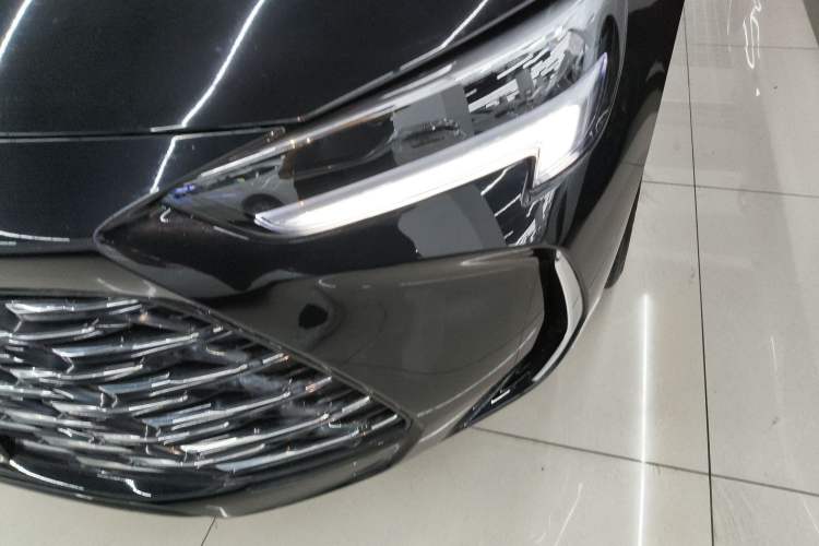 Used Buick Regal 2024 28T Luxury Edition Left Front Headlight