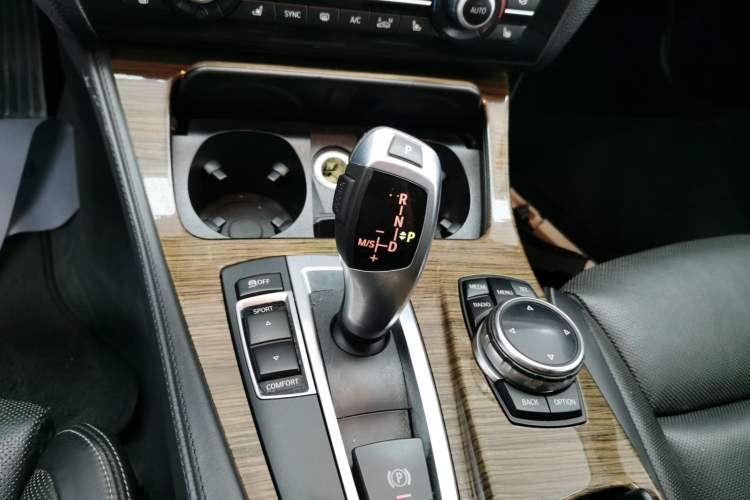 Used BMW 5 Series 2014 535Li Leading Model
