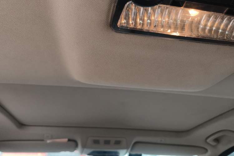 Used BMW 5 Series 2013 535Li Leading Model Headliner