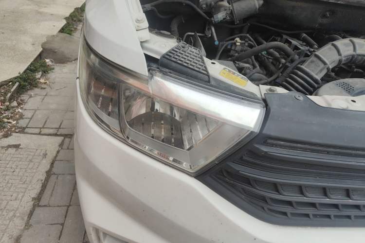 Used Wuling Hongguang V 2019 1.5L Jingqu Version China VI LAR