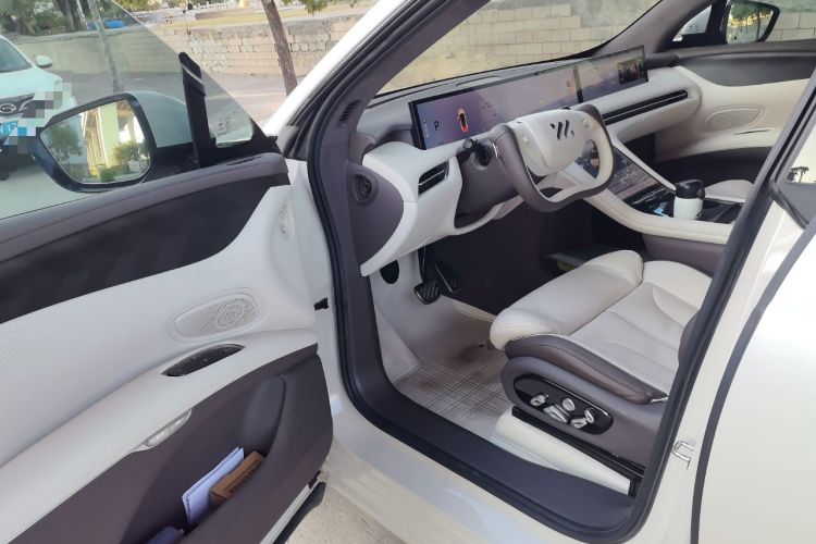 Used IM LS7 2023 100kWh Lux All-Wheel-Drive Version Driver Seat