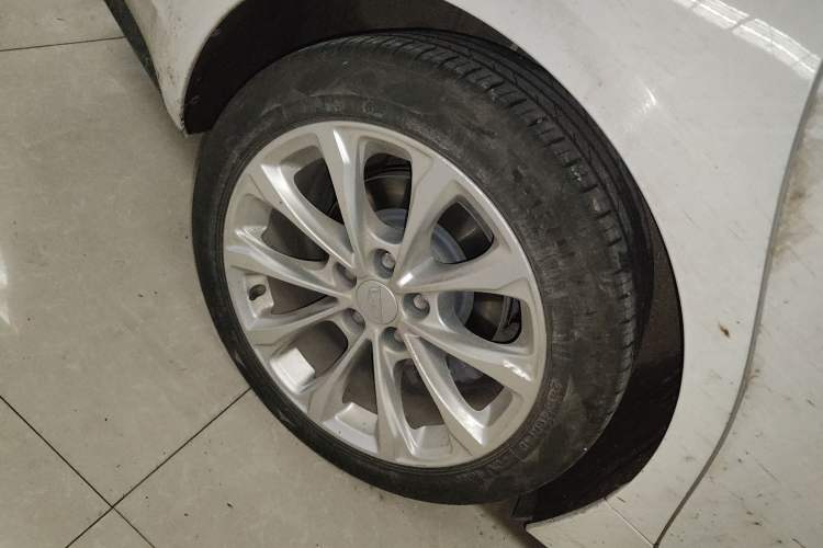 Used Cadillac CT5 2022 28T Luxury Version (Standard Edition) Right Rear Wheel Hub