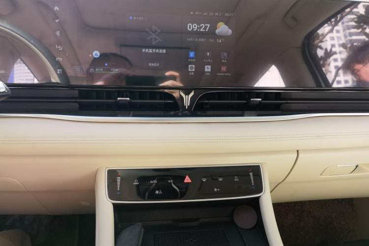 Used VOYAH Dream 2024 PHEV Ultra-Long Range Flagship Edition Audio And AC Panel