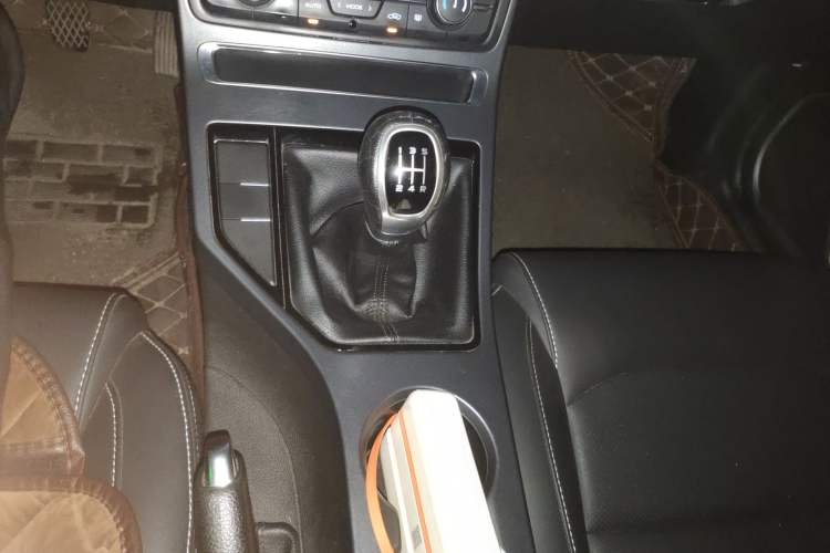 Used Geely Auto Emgrand 2018 1.5L Manual Upward Connect Edition Gear Lever