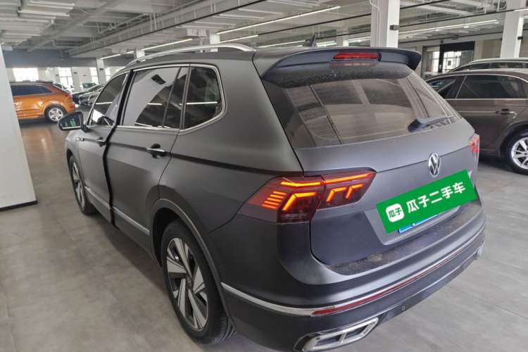 Used Volkswagen Tiguan L 2023 Restyled 330TSI Automatic Two-Wheel Drive R-Line Enhanced Comfort Version
