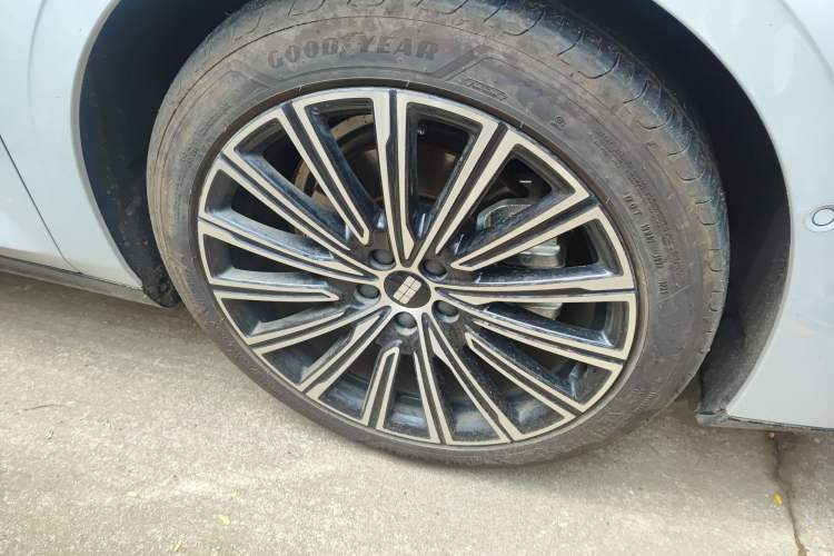 Used Geely Galaxy 8 2025 130km EM-P Starship Edition Right Front Wheel Hub