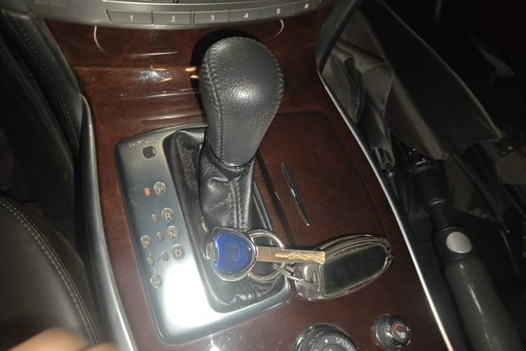 Used Infiniti Q70 2015 Q70L 2.5L Enjoyment Edition Gear Lever