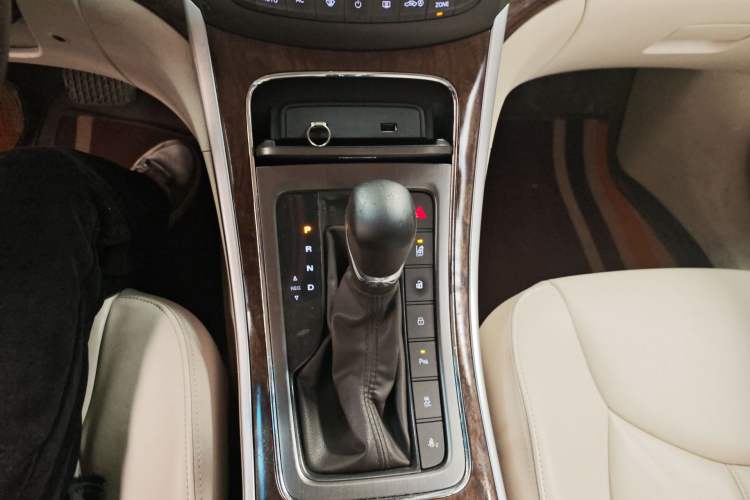 Used Roewe e950 2017 50T Hybrid Connected Executive Edition