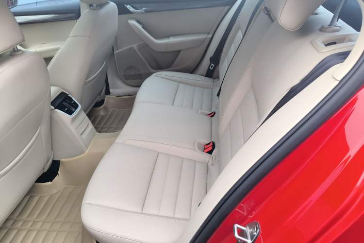 Used Skoda Octavia 2015 1.6L Manual Yijun Edition