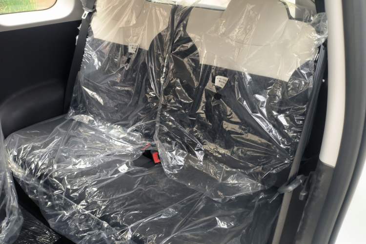 Used CHANGAN NEVO Lumin 2026 Model Treasure Edition 205km Passionate Beige Ningde Left Rear Seat