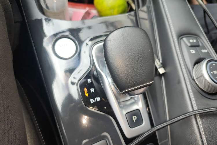 Used Infiniti QX50 2018 2.0T Two-Wheel Drive Fashion Edition Gear Lever