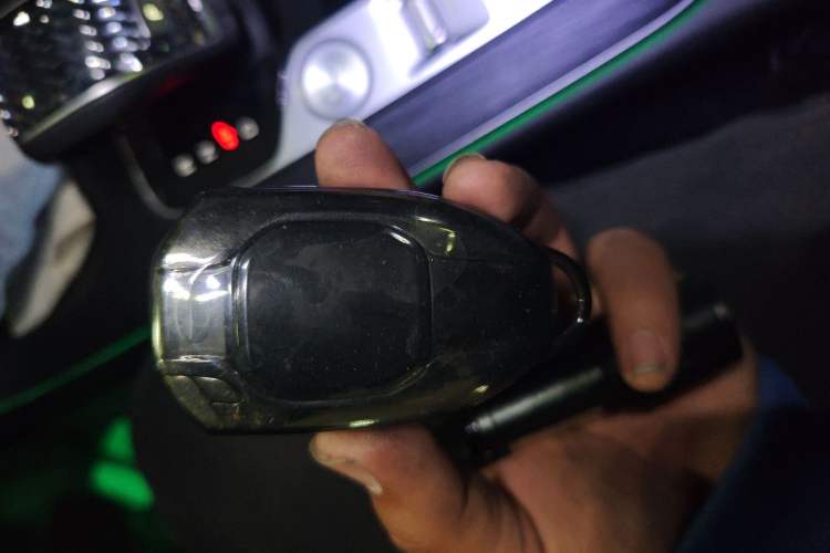 Used GAC Trumpchi GS8 2024 Linghang Series 2.0 TGDI Two-Wheel Drive Luxury Smart Connectivity Version Vehicle Key