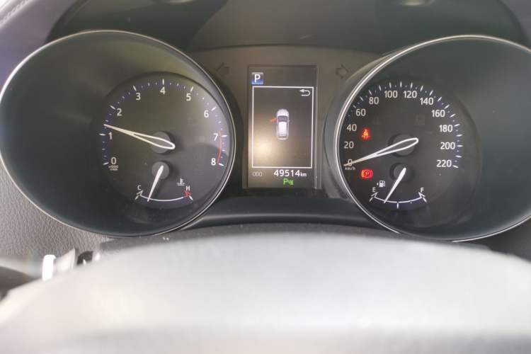 Used Toyota C-HR 2020 2.0L Leading Edition Odometer Close Up