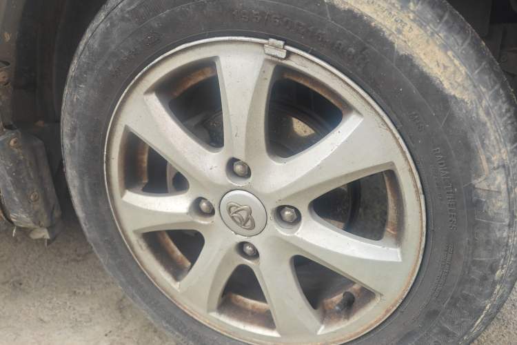 Used CHANGAN KAICHENG Ounuo S 2015 1.5L CNG Model Right Front Wheel Hub