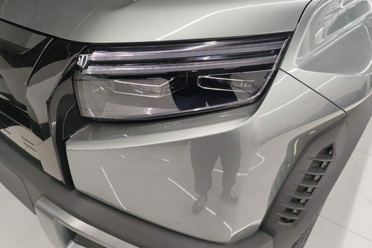 Used Formula Leopard Titanium 3 2025 501 km Range Rear-Wheel Drive Intelligent Driving Max Edition