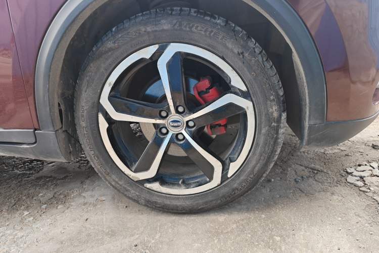 Used SWM X7 2017 1.5T Automatic Smart Enjoyment Version 7 Seats Right Front Wheel Hub