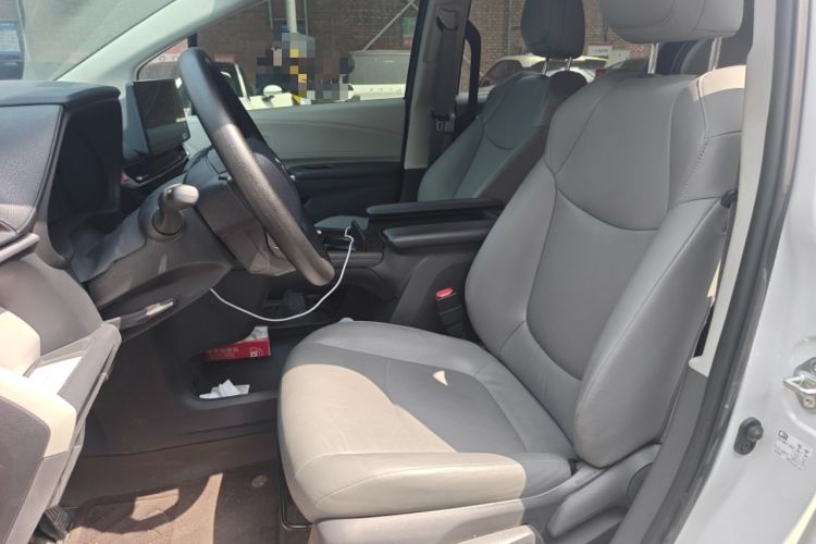 Used Toyota Granvia 2024 2.5L Hybrid Comfort Edition Left Front Seat