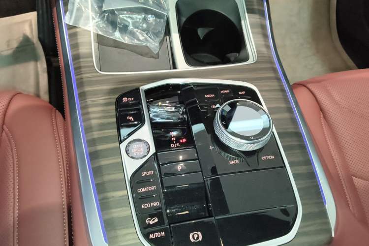 Used BMW X5 2023 xDrive 40Li M Sport Night Edition Package Gear Lever