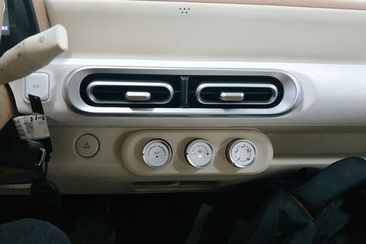 Used Wuling Hongguang MINIEV 2024 3rd Generation 215km Youth Edition