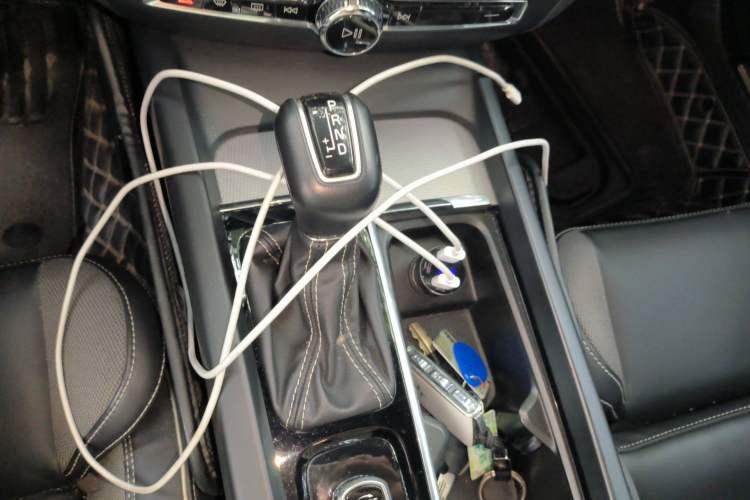 Used Volvo S60 2020 T4 Zhiyuan Sport Edition Gear Lever