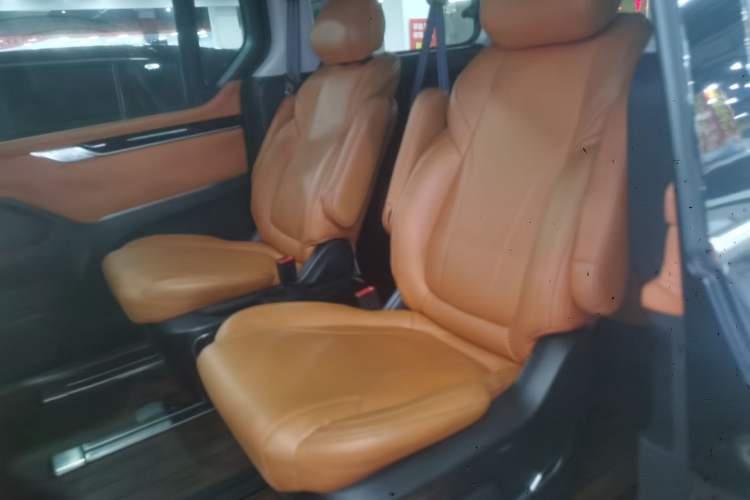 Used SAIC MAXUS G20 2021 PLUS 2.0T Gasoline Automatic Luxury Edition