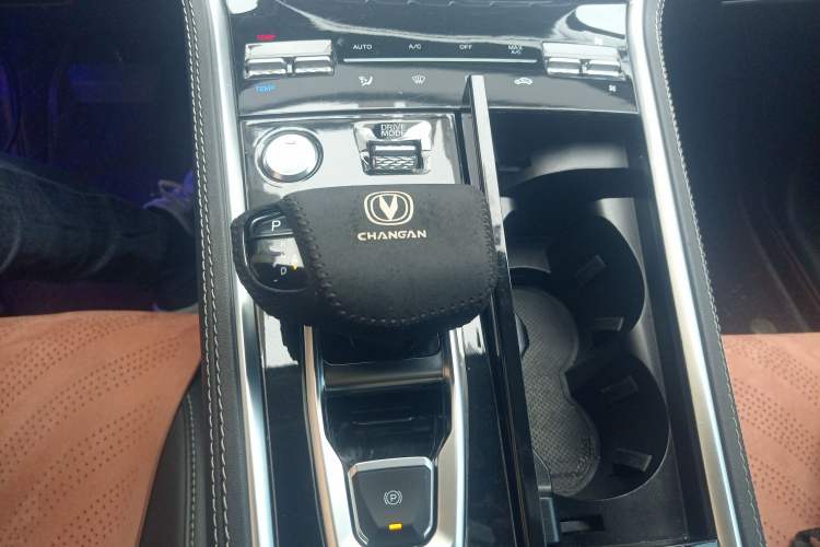 Used CHANGAN CS85 COUPE 2021 1.5T DCT Luxury Edition Gear Lever