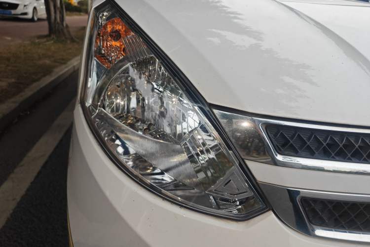 Used Wuling Rongguang V 2018 1.5L Standard Version Right Front Headlight
