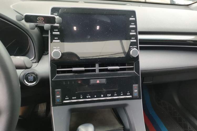 Used Toyota Avalon 2019 2.0L XLE Prestige Version China VI Standard
