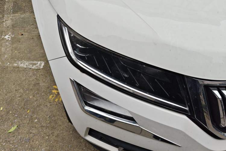 Used Skoda Kodiaq 2018 TSI330 7-Seater Two-Wheel-Drive Luxury Enjoyment Edition Right Front Headlight