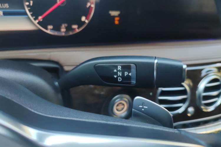 Used Mercedes-Benz S-Class 2018 S 320 L
