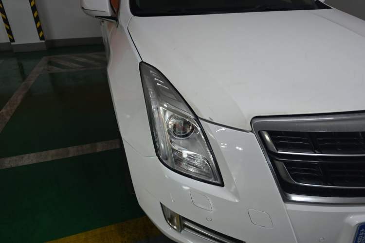 Used Cadillac XTS 2016 28T Elite Edition Right Front Headlight