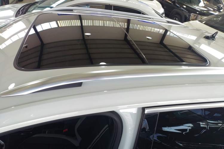 Used Volkswagen T-ROC 2024 300TSI DSG Two-Wheel-Drive Chen Guang Edition