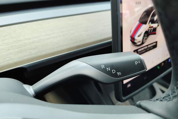 Used Tesla Model Y 2022 Revised Version Rear-Wheel Drive Gear Lever