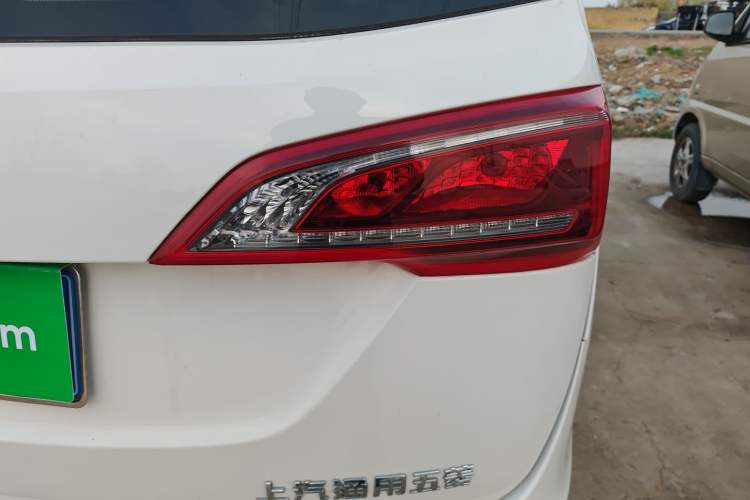 Used Baojun 730 2019 1.5T Manual Fashion Model 7-seater China VI
