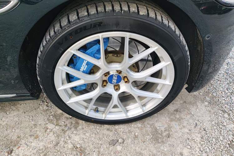 Used Jaguar XFL 2021 XFL 2.0T P300 All-Wheel-Drive Flagship Sport Edition Right Front Wheel Hub