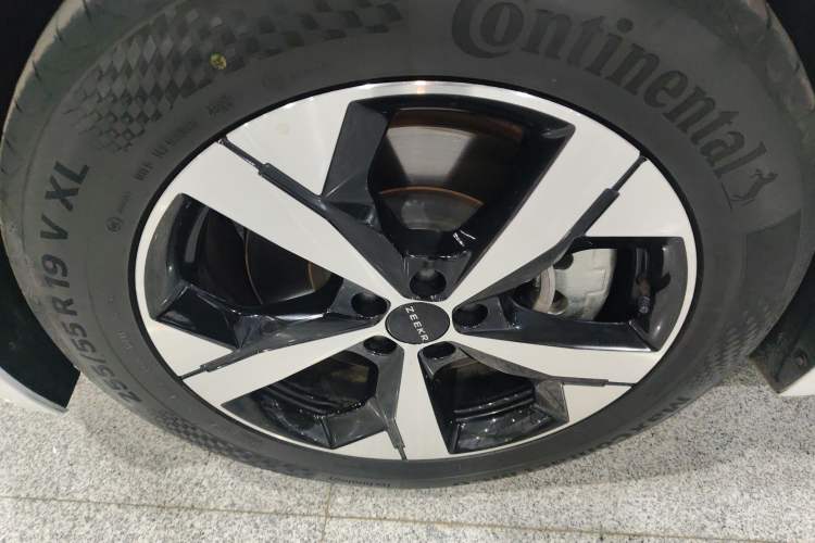 Used Zeekr 001 2022 Ultra-Long Range Single-Motor WE Version Left Front Wheel Hub