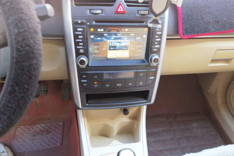 Used BAIC E Series 2013 Sedan 1.3L Manual Lotte Edition
