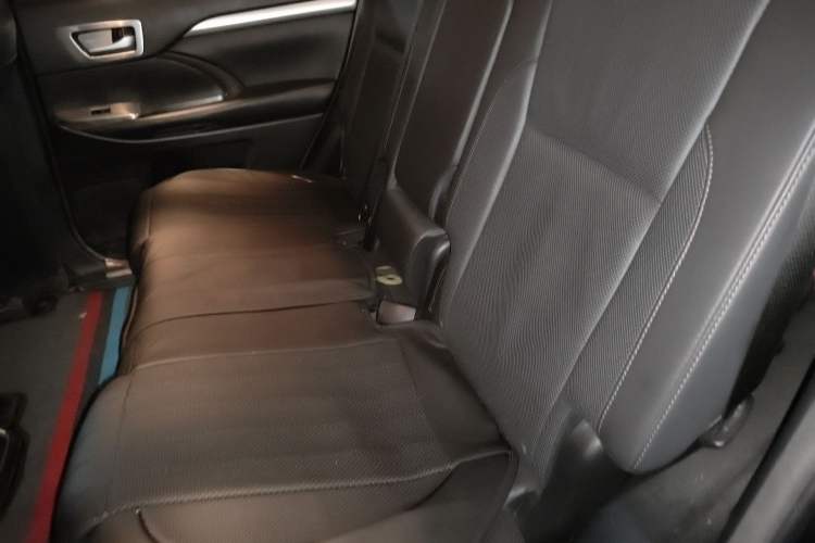 Used Toyota Highlander 2018 2.0T Four-Wheel Drive Supreme Edition 7-Seater China VI Left Rear Seat