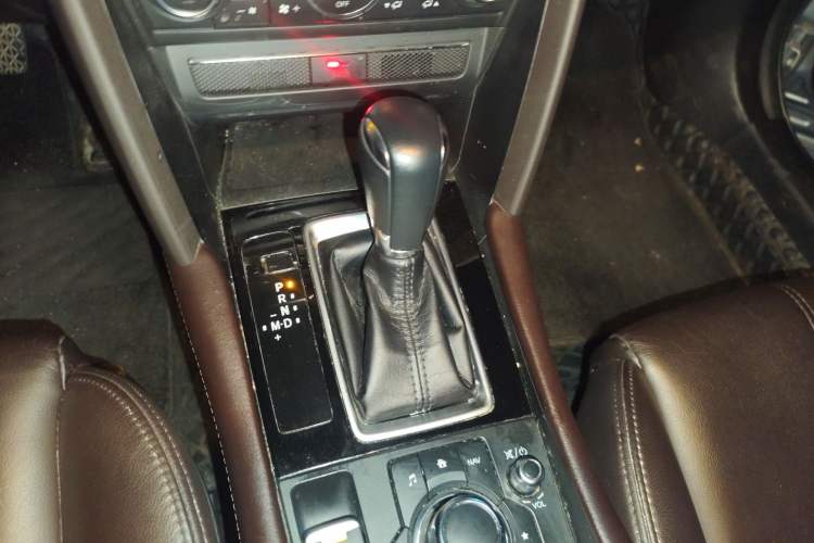 Used Mazda CX-4 2020 2.0L Automatic Two-Wheel Drive Blue Sky Luxury Edition Gear Lever