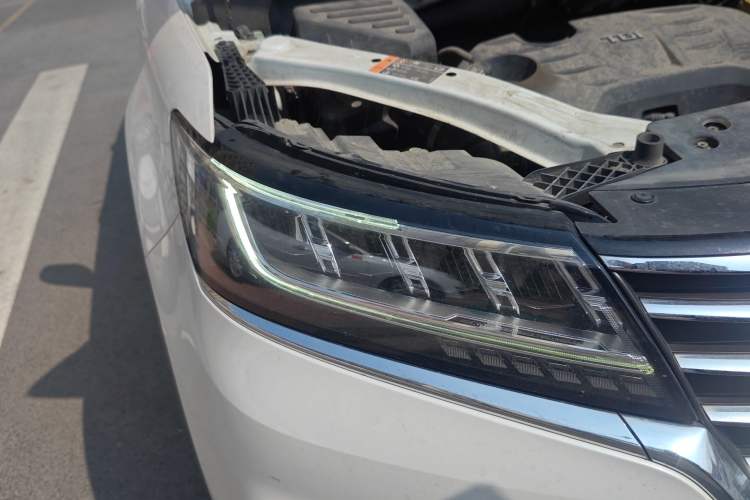 Used Roewe RX5 New Energy 2017 eRX5 50T Hybrid Connected Prestige Flagship Edition
