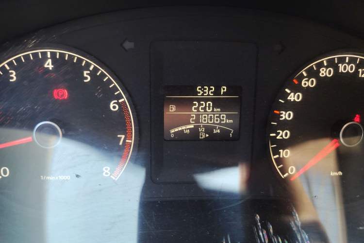 Used Volkswagen Sagitar 2012 1.6L Automatic Comfort Edition Odometer Close Up