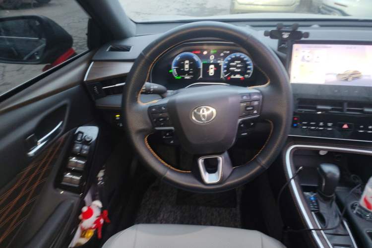 Used Toyota Avalon 2024 Dual-Motor 2.0L Luxury Edition
